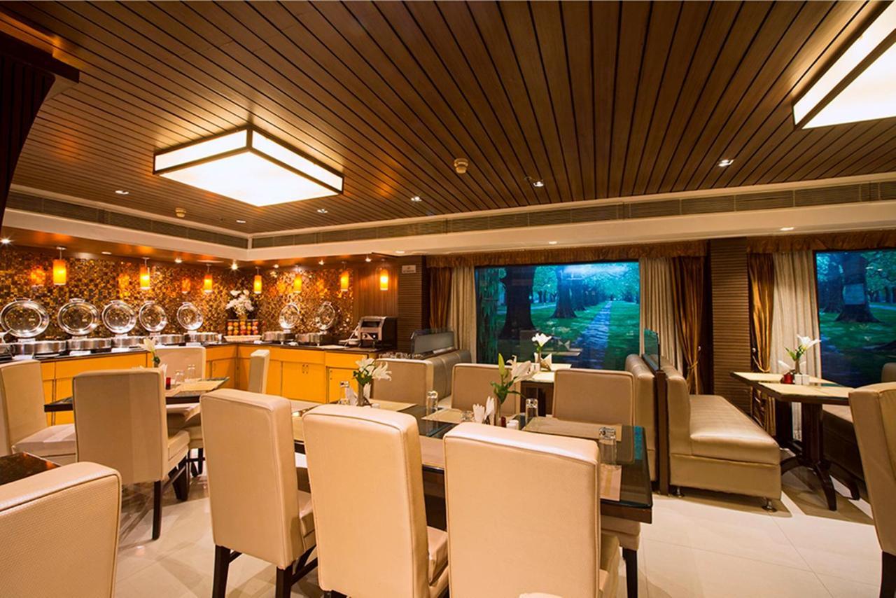 โรงแรมศานติ พาเลซ นิวเดลี ภายนอก รูปภาพ